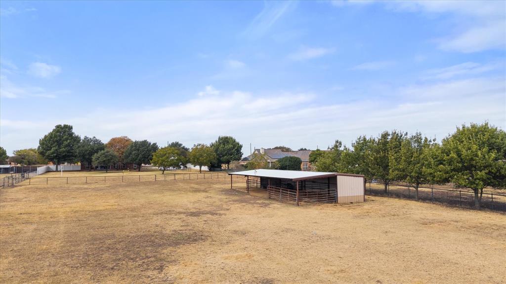 5250 Plainview Road Midlothian, TX 76065 - Photo 4 of 37 a view of outdoor space and city view