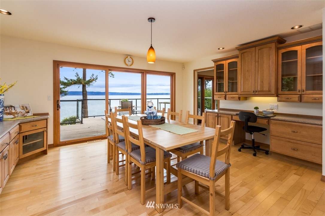 21200 President Point Road Northeast Kingston, WA 98346 - Photo 11 of 24 Gallery Image 11