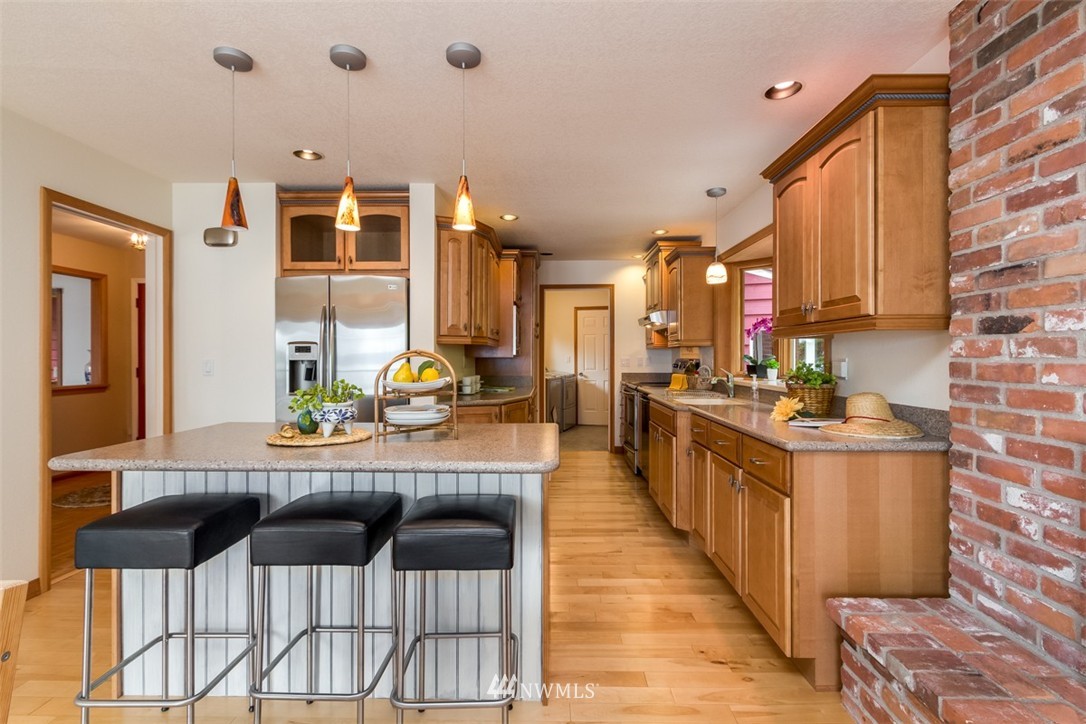 21200 President Point Road Northeast Kingston, WA 98346 - Photo 12 of 24 Gallery Image 12