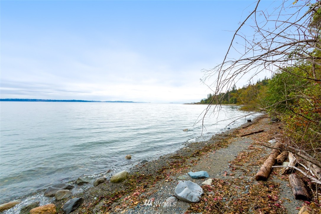 21200 President Point Road Northeast Kingston, WA 98346 - Photo 7 of 24 Gallery Image 7