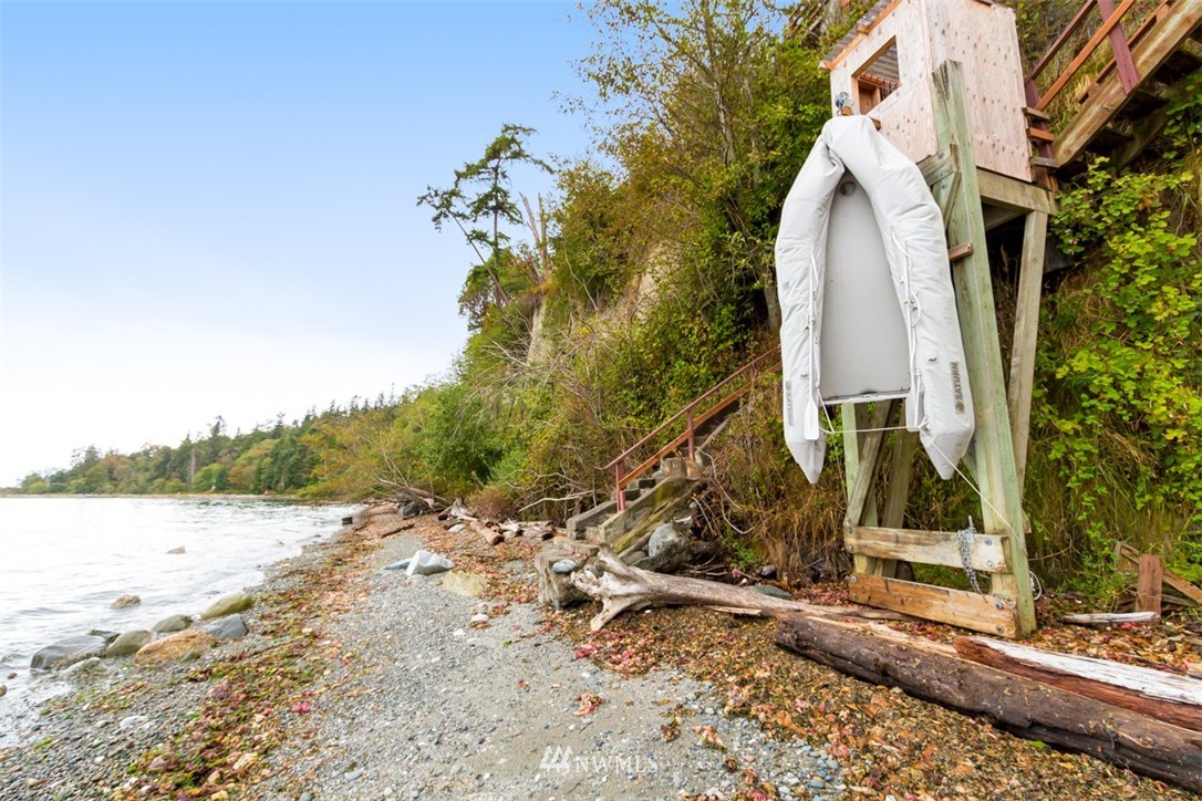 21200 President Point Road Northeast Kingston, WA 98346 - Photo 8 of 24 Gallery Image 8