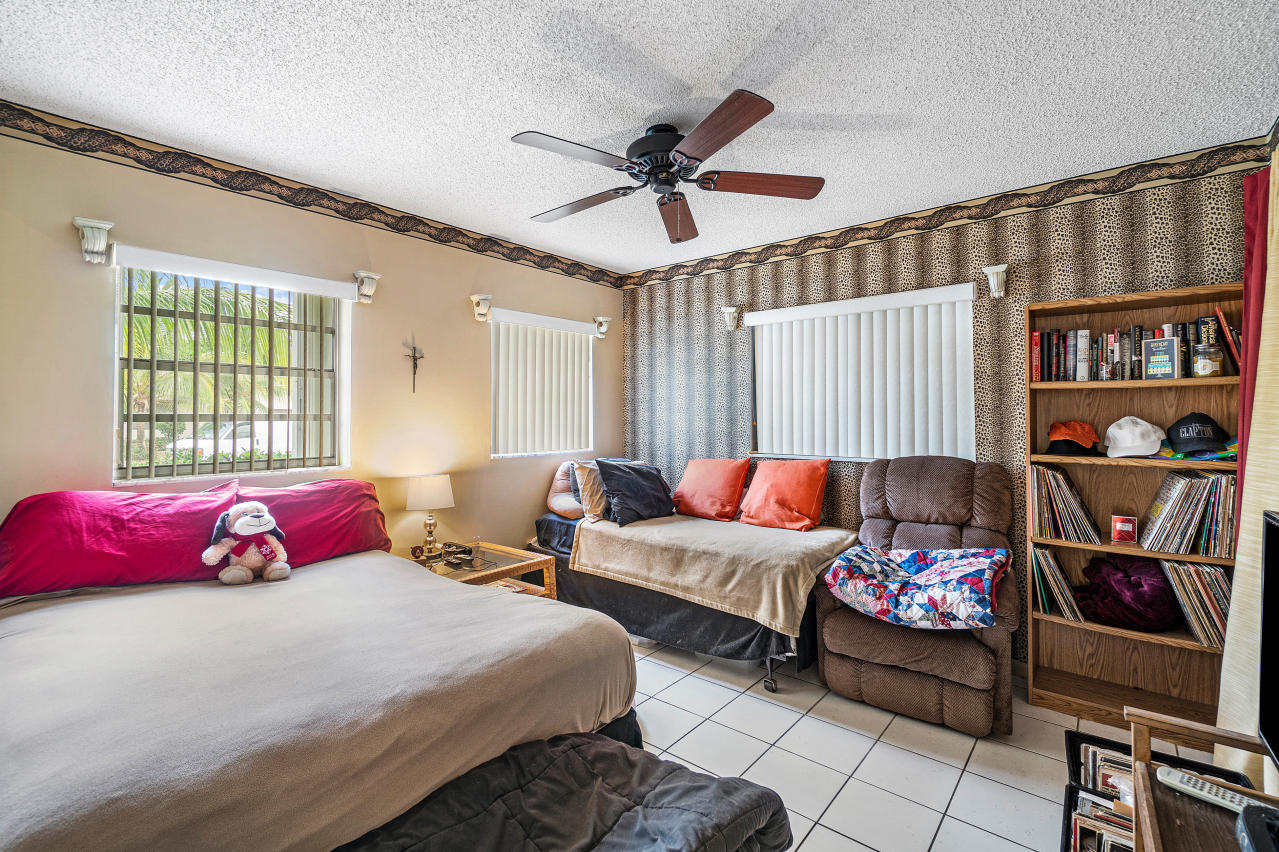 22768 Southwest 64th Way Boca Raton, FL 33428 - Photo 12 of 22 012-22768Southwest64thWay-BocaRaton-FL-3