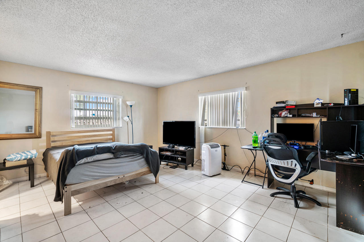 22768 Southwest 64th Way Boca Raton, FL 33428 - Photo 15 of 22 015-22768Southwest64thWay-BocaRaton-FL-3