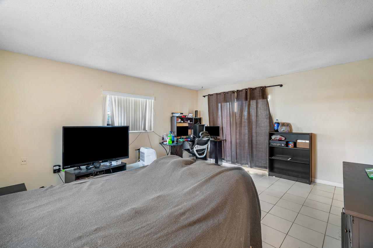 22768 Southwest 64th Way Boca Raton, FL 33428 - Photo 16 of 22 016-22768Southwest64thWay-BocaRaton-FL-3
