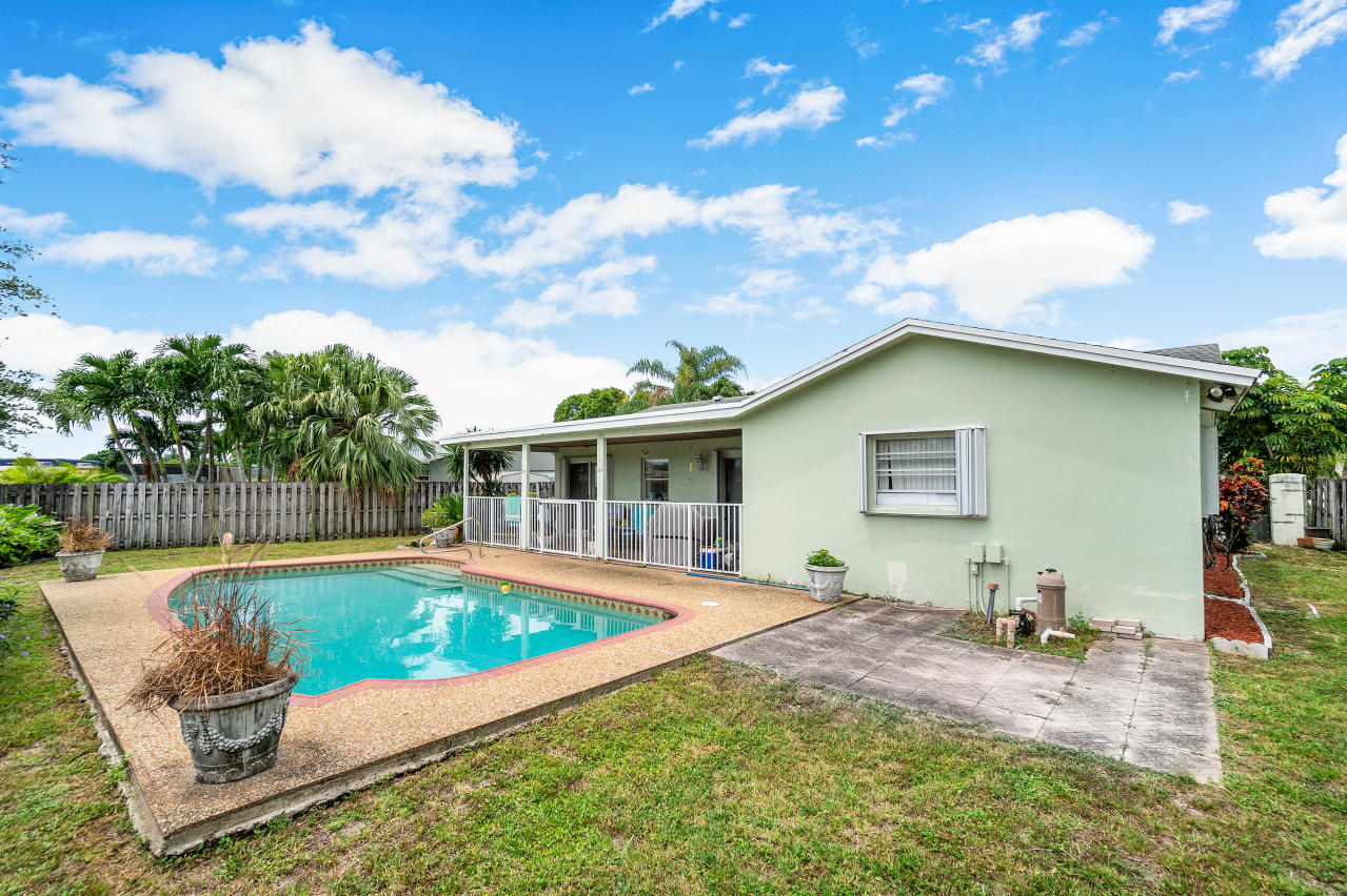 22768 Southwest 64th Way Boca Raton, FL 33428 - Photo 21 of 22 021-22768Southwest64thWay-BocaRaton-FL-3