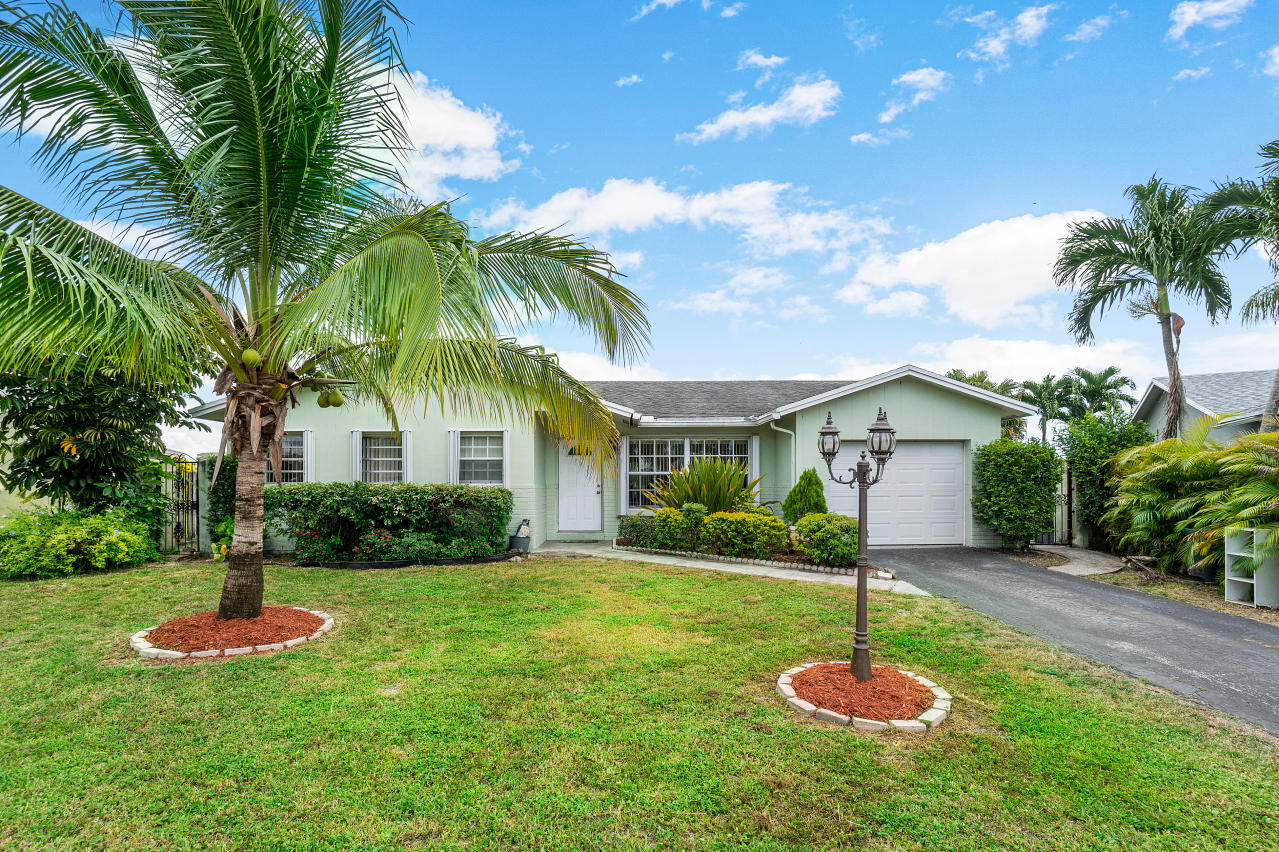 22768 Southwest 64th Way Boca Raton, FL 33428 - Photo 3 of 22 002-22768Southwest64thWay-BocaRaton-FL-3