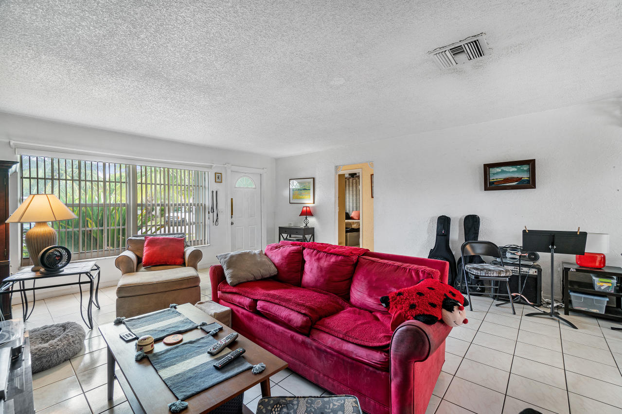 22768 Southwest 64th Way Boca Raton, FL 33428 - Photo 7 of 22 007-22768Southwest64thWay-BocaRaton-FL-3