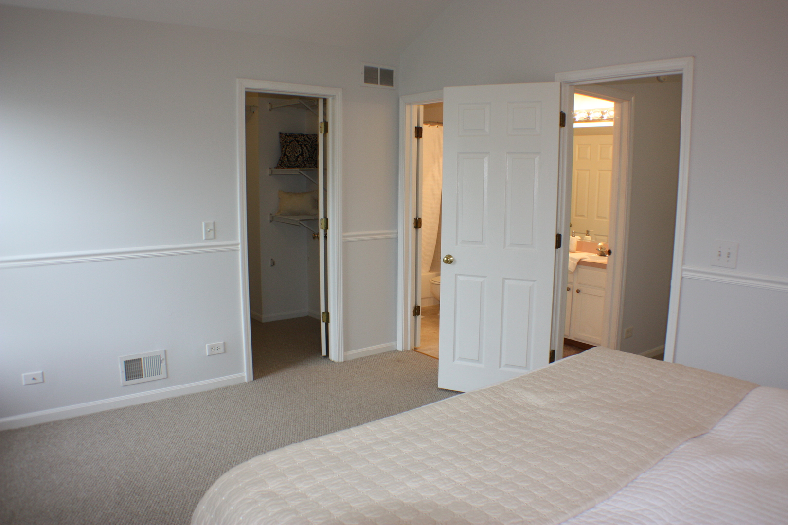 1195 Cobblers Crossing Elgin, IL 60120 - Photo 15 of 24