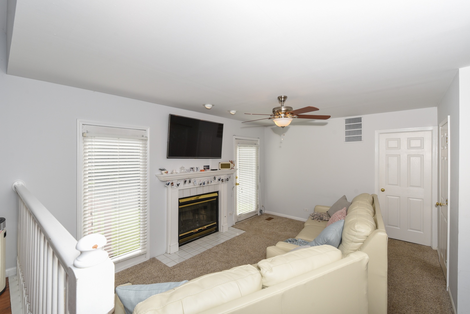 1195 Cobblers Crossing Elgin, IL 60120 - Photo 8 of 24