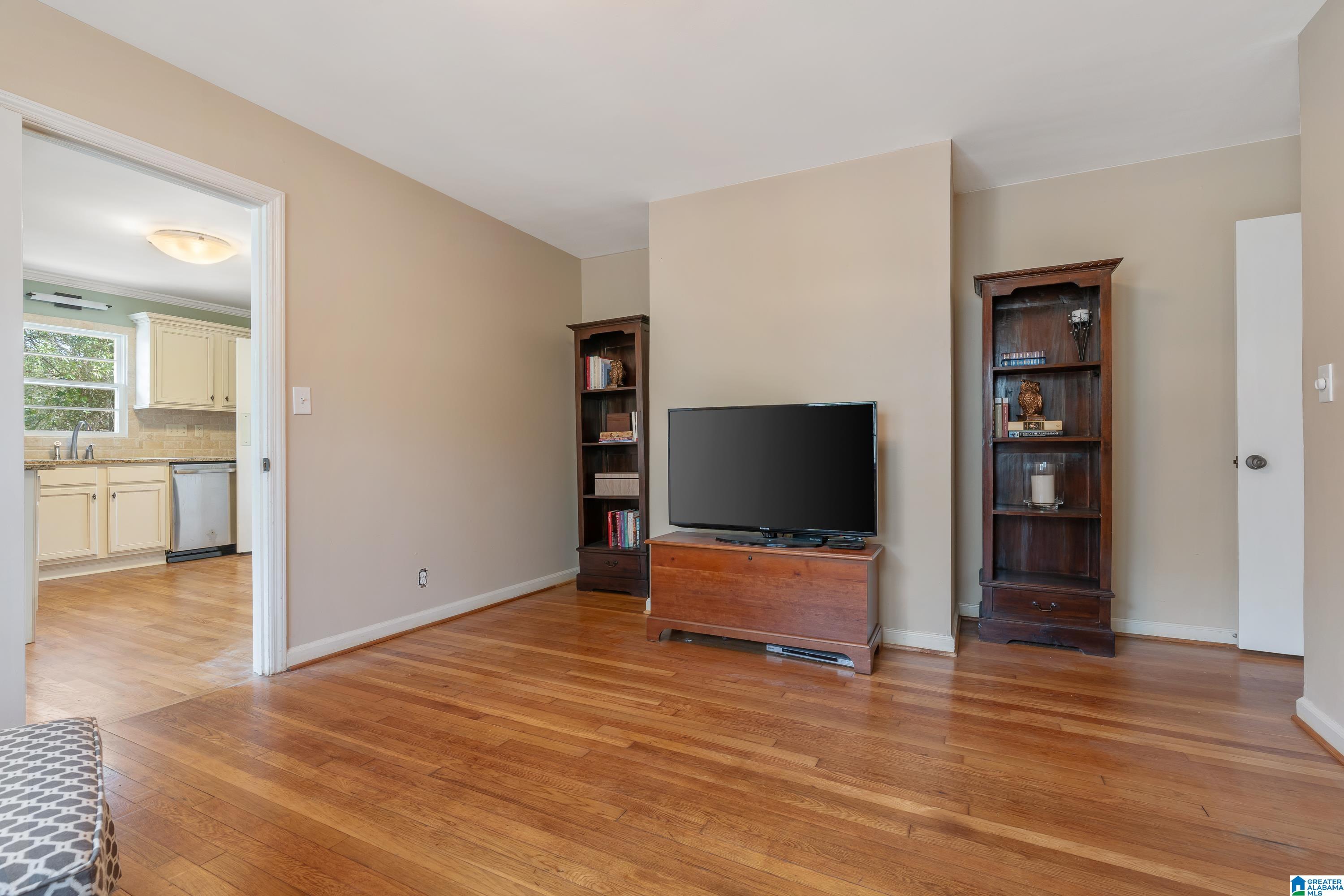 708 Warwick Road Birmingham, AL 35209 - Photo 15 of 32