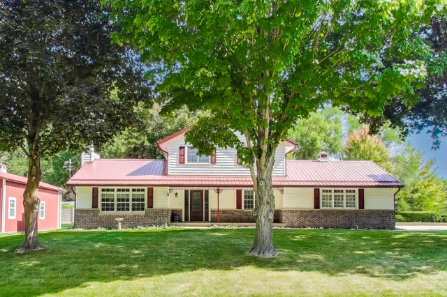 $664,500 | 31700 118th Street, Randall, WI 53181