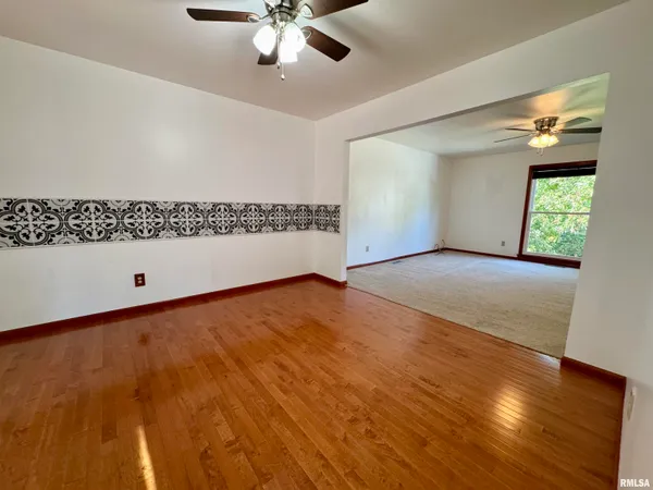 $193,000 | 1707 Riverview Drive, Macomb, IL 61455