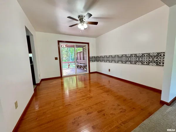 $193,000 | 1707 Riverview Drive, Macomb, IL 61455