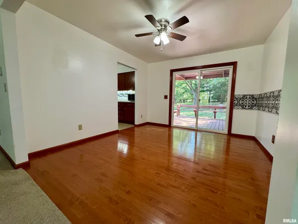 $193,000 | 1707 Riverview Drive, Macomb, IL 61455