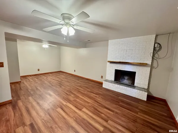 $193,000 | 1707 Riverview Drive, Macomb, IL 61455