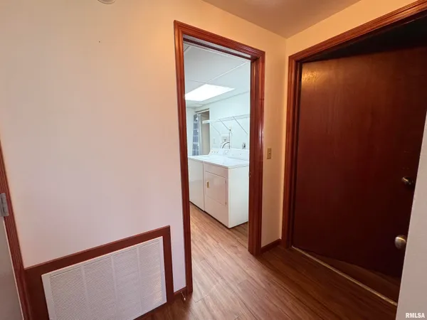 $193,000 | 1707 Riverview Drive, Macomb, IL 61455