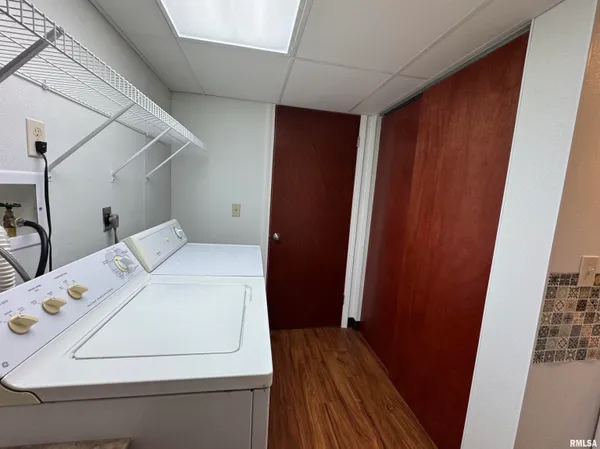 $193,000 | 1707 Riverview Drive, Macomb, IL 61455