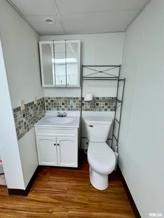 $193,000 | 1707 Riverview Drive, Macomb, IL 61455