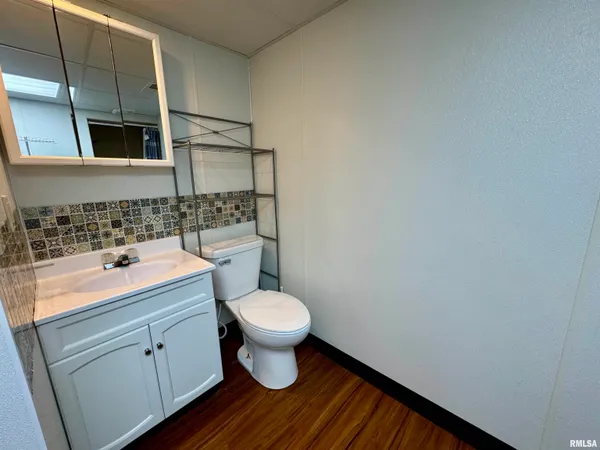 $193,000 | 1707 Riverview Drive, Macomb, IL 61455