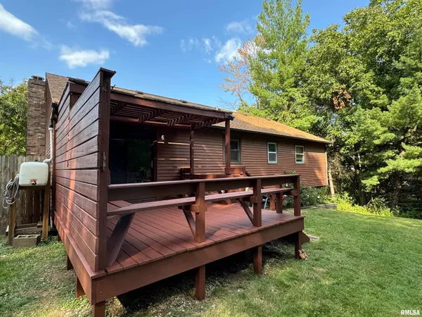 $193,000 | 1707 Riverview Drive, Macomb, IL 61455