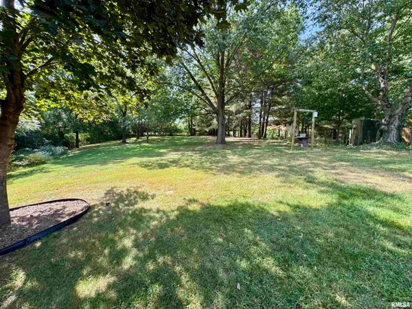 $193,000 | 1707 Riverview Drive, Macomb, IL 61455