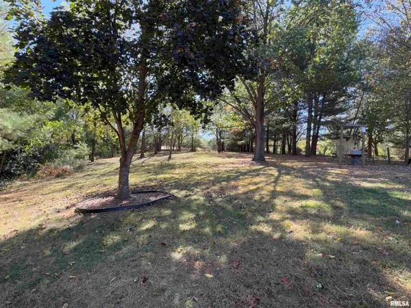 $193,000 | 1707 Riverview Drive, Macomb, IL 61455