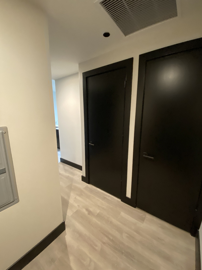 1123 West Randolph Street, Unit 301 Chicago, IL 60607 - Photo 2 of 8