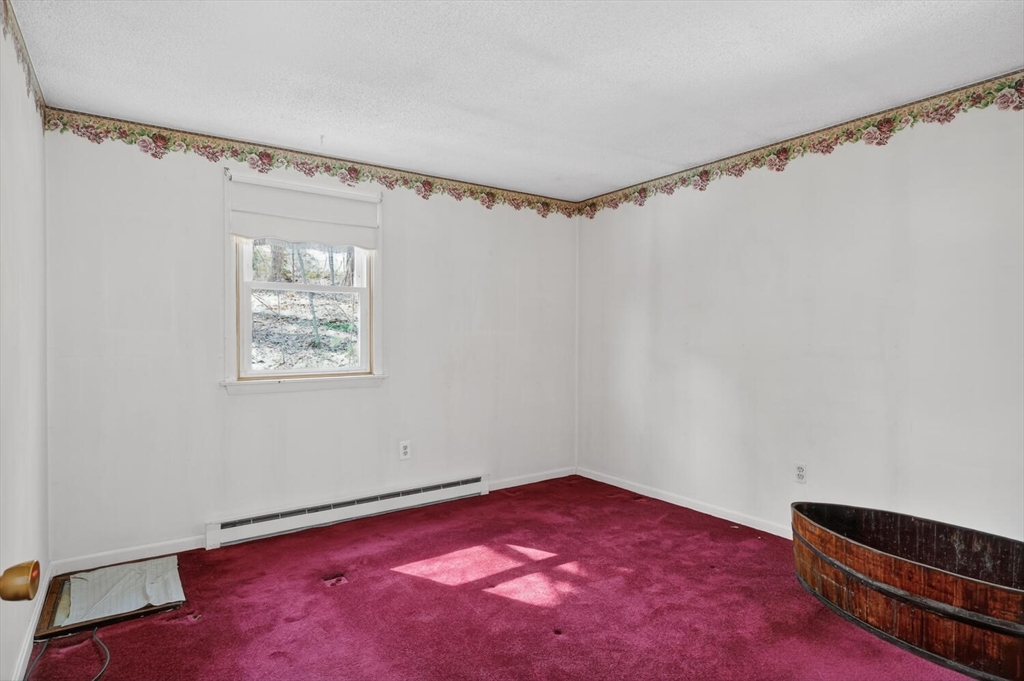 136 Dudley Road Oxford, MA 01540 - Photo 12 of 20