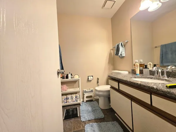 $300,000 | 1914 Quaker Hollow Lane, Streamwood, IL 60107