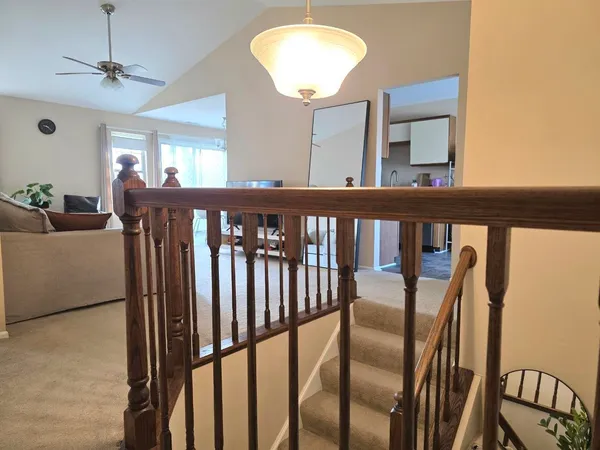 $300,000 | 1914 Quaker Hollow Lane, Streamwood, IL 60107