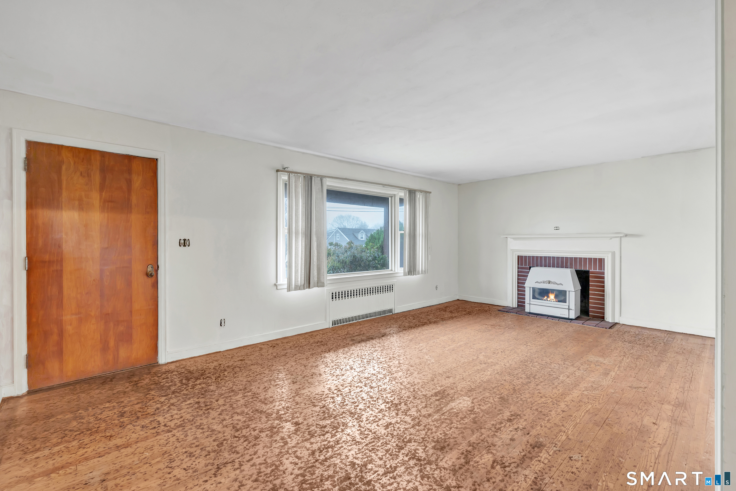 13 Calhoun Avenue Trumbull, CT 06611 - Photo 4 of 32