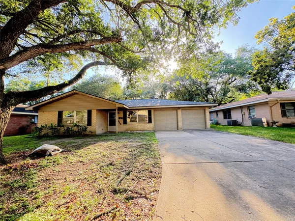 $1,600 | 1716 Edna Avenue, Bay City, TX 77414