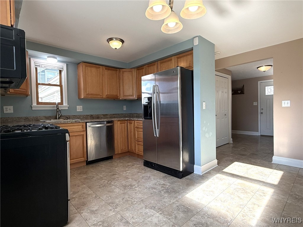 2122 Fix Road Grand Island, NY 14072 - Photo 6 of 36