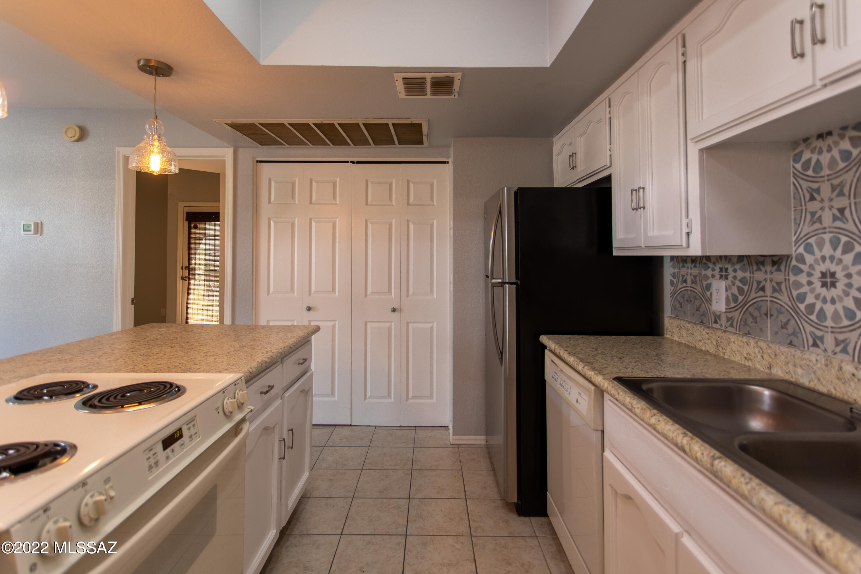 1200 East River Road, Unit L155 Tucson, AZ 85718 - Photo 14 of 32
