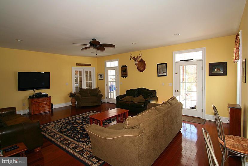 2510 Ruthsburg Road Centreville, MD 21617 - Photo 12 of 30 Family Room
