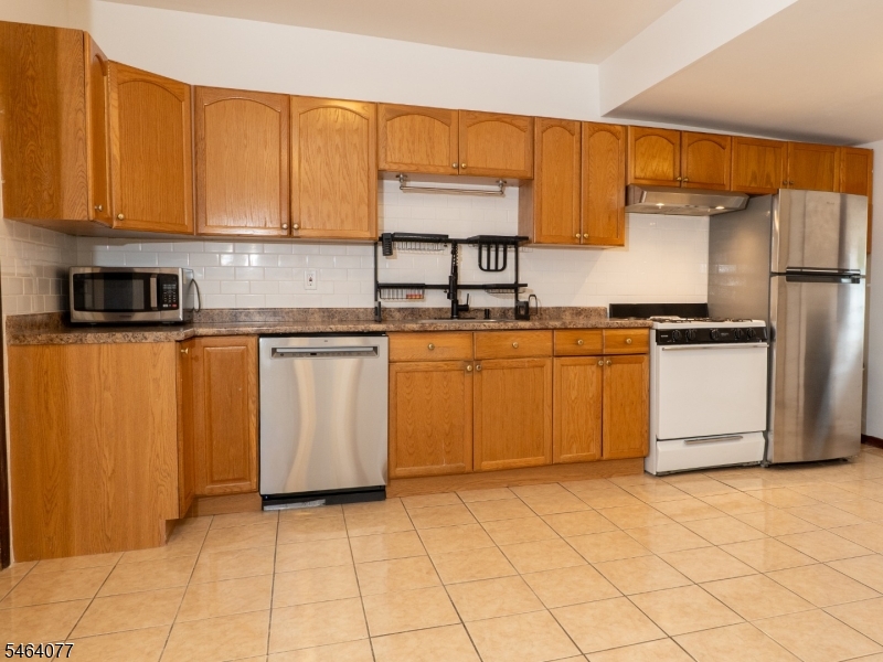 357 Ridgewood Avenue Newark, NJ 07112 - Photo 14 of 33 Gallery Image 14