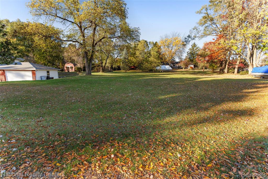 11655 Shorecrest South Lyon, MI 48178 - Photo 49 of 51 Gallery Image 49