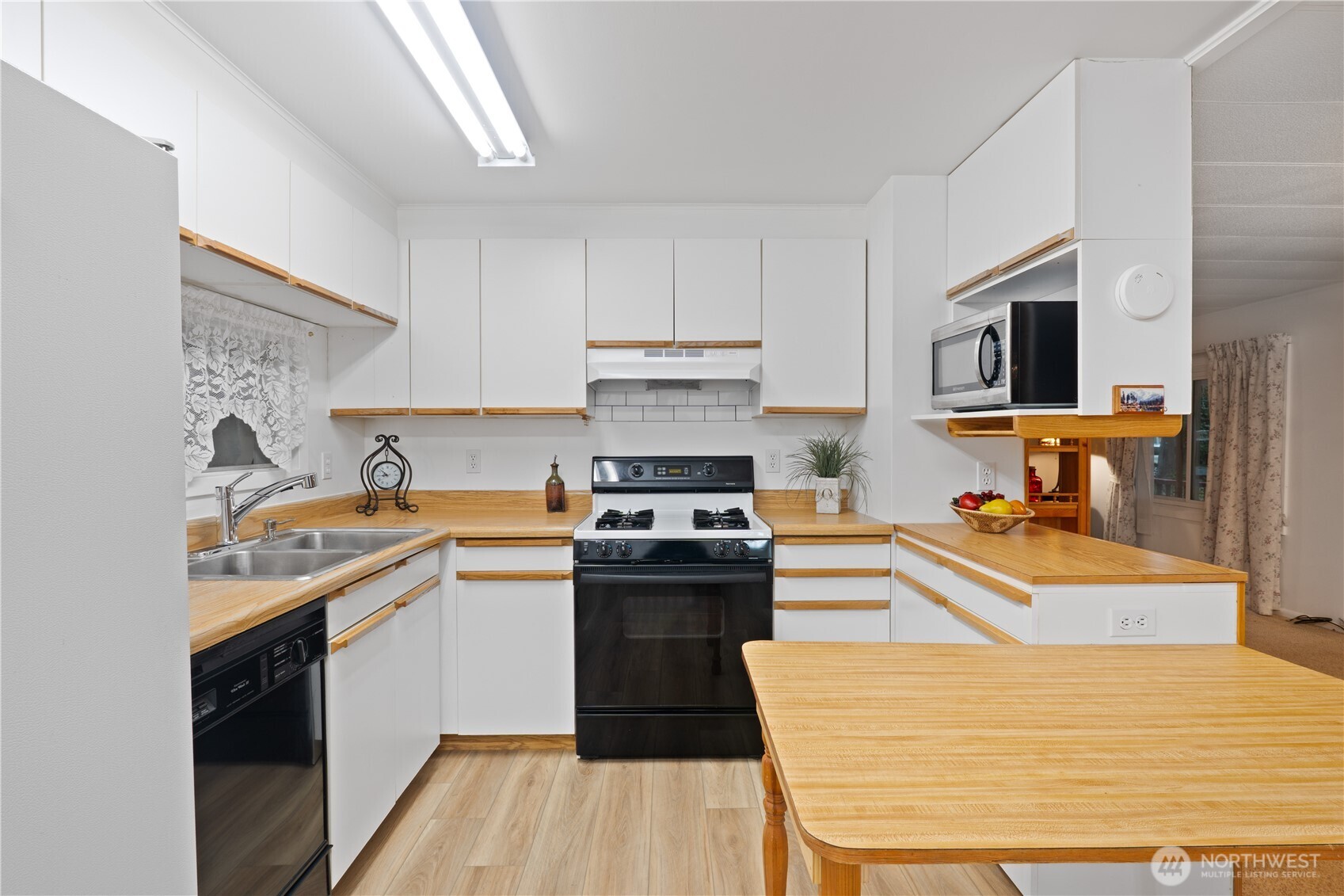 2284 Yew Street Road, Unit D3 Bellingham, WA 98229 - Photo 12 of 26