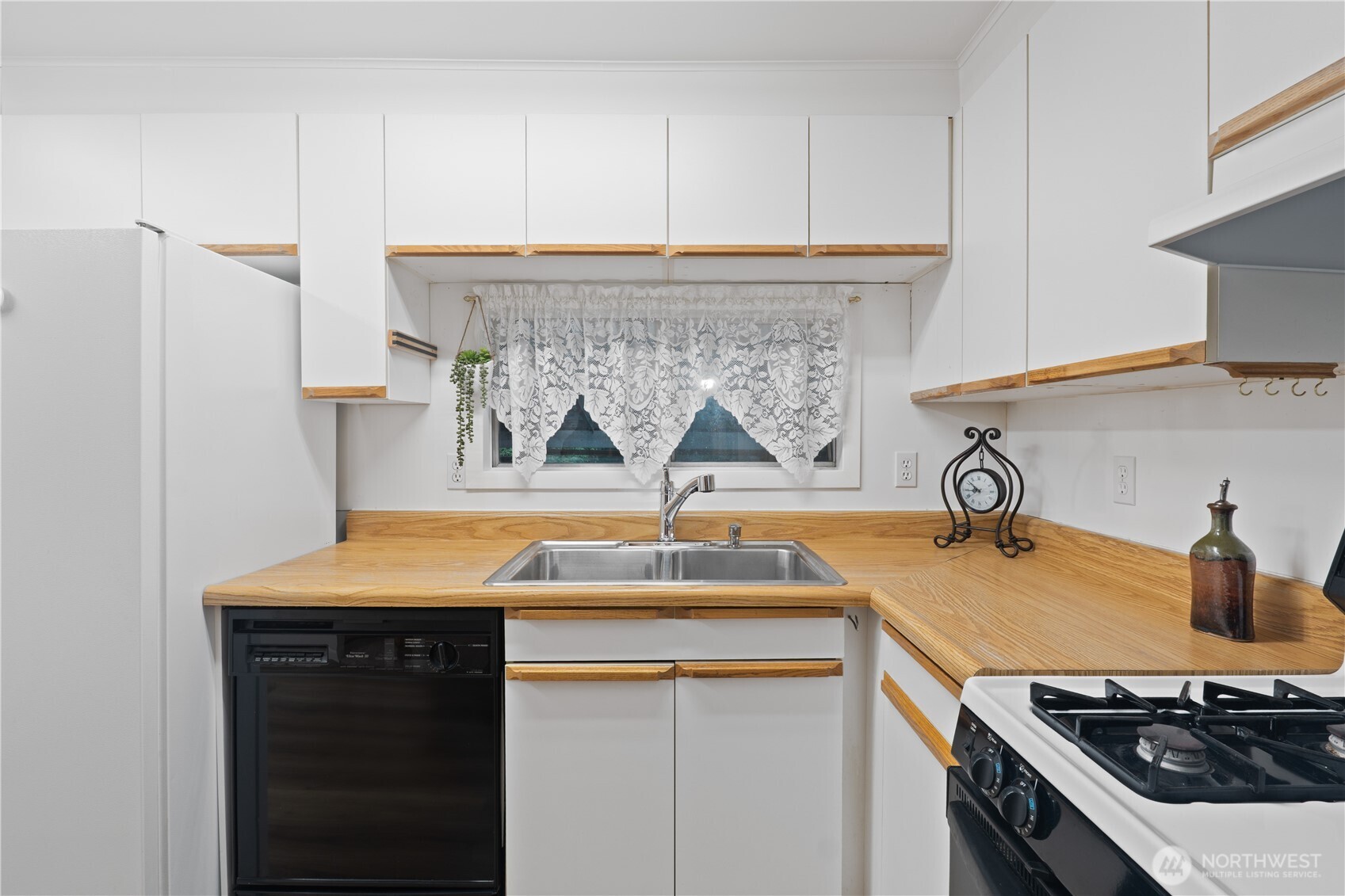 2284 Yew Street Road, Unit D3 Bellingham, WA 98229 - Photo 13 of 26