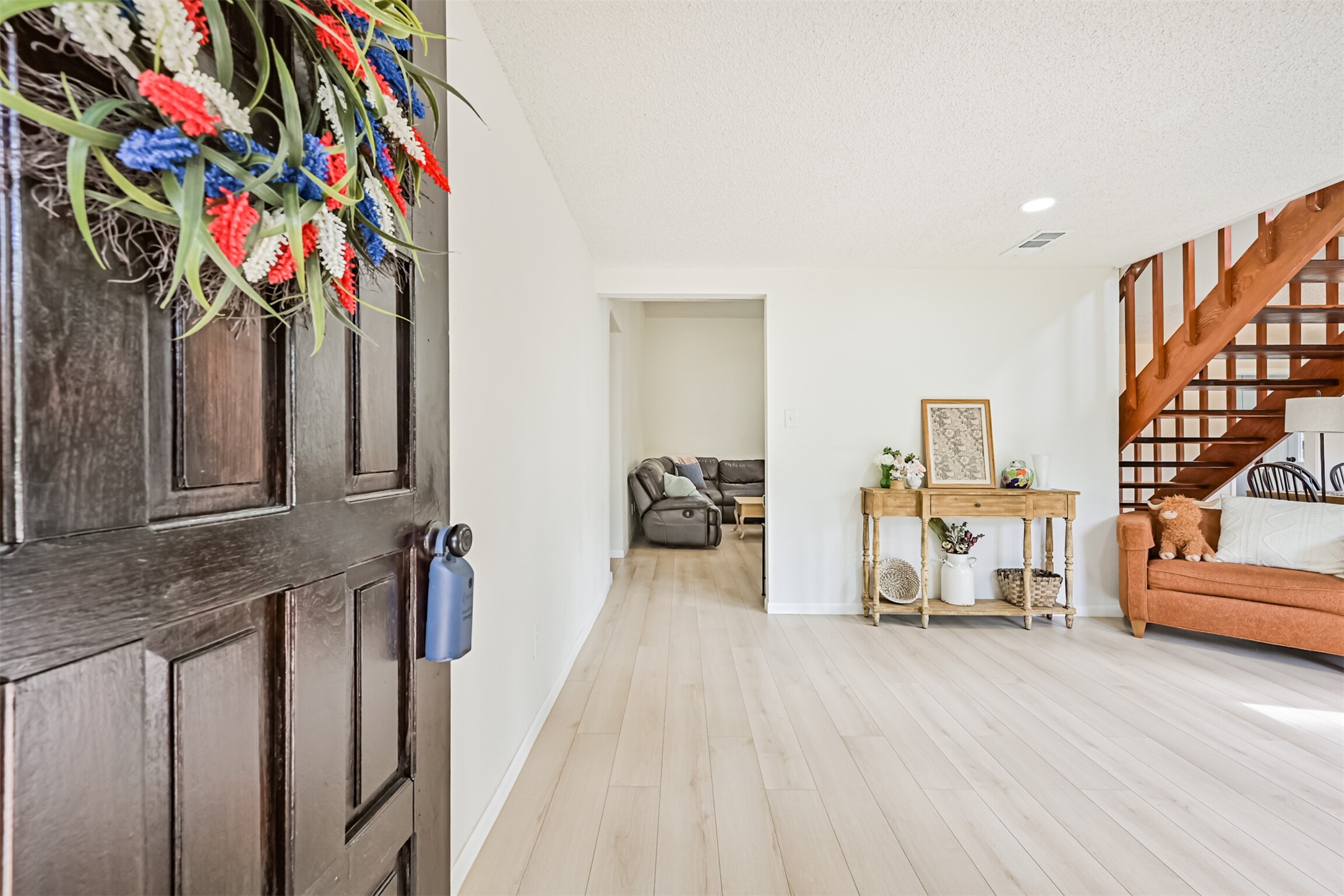 7445 Cobbs Oak Lane Rosharon, TX 77583 - Photo 6 of 39 Step inside to your updated home! Walk in to this entry way leading into the living room