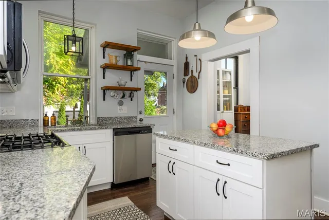 $240,000 | 5647 Chamberlain Avenue, St. Louis, MO 63112