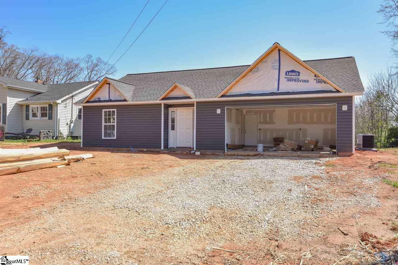 490 Ridgewood Drive Greer, SC 29651 - Photo 1 of 17 Gallery Image 1