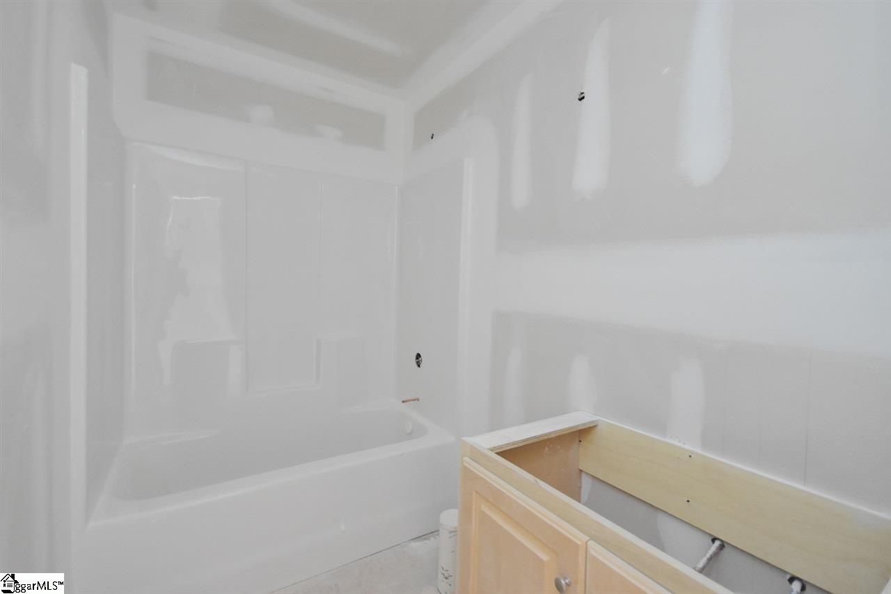 490 Ridgewood Drive Greer, SC 29651 - Photo 11 of 17 Gallery Image 11