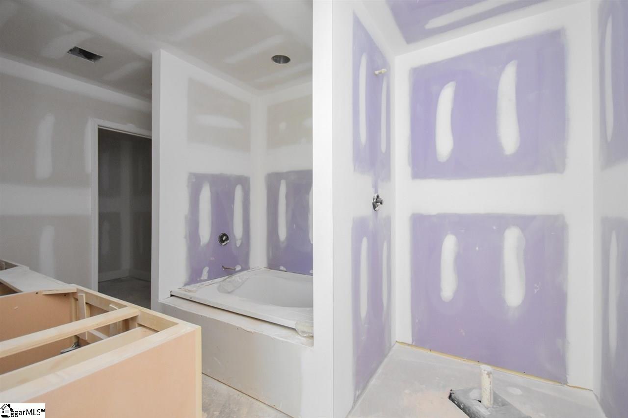 490 Ridgewood Drive Greer, SC 29651 - Photo 8 of 17 Gallery Image 8