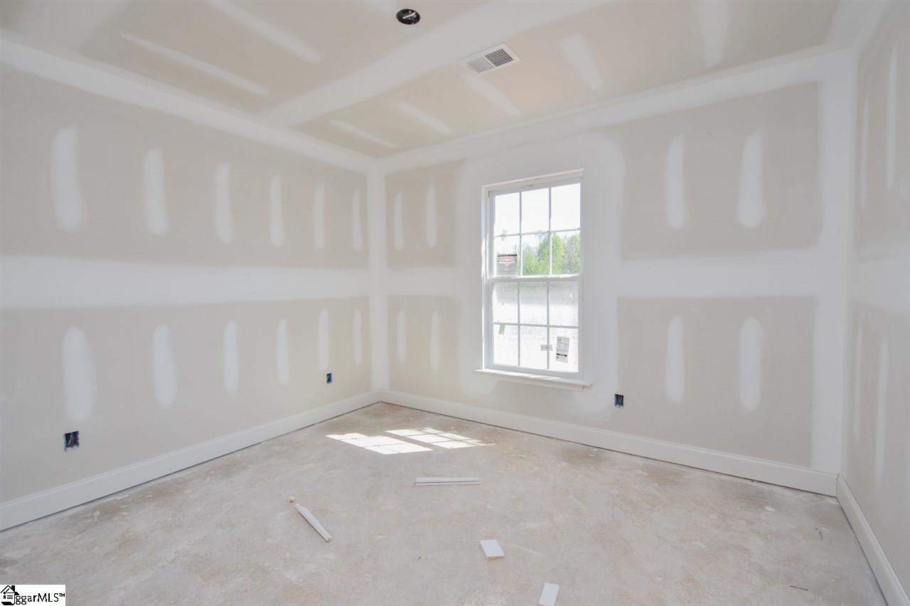 490 Ridgewood Drive Greer, SC 29651 - Photo 9 of 17 Gallery Image 9