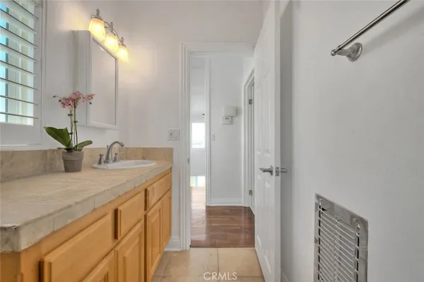 $1,990,000 | 75 Claremont Avenue, Long Beach, CA 90803