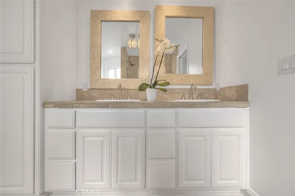 $1,990,000 | 75 Claremont Avenue, Long Beach, CA 90803