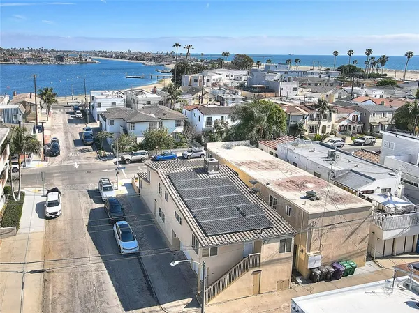 $1,990,000 | 75 Claremont Avenue, Long Beach, CA 90803