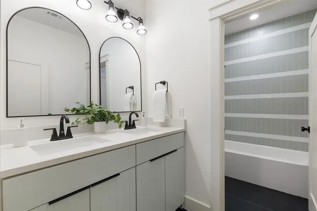 $1,350,000 | 5711 Belmont Avenue, Dallas, TX 75206