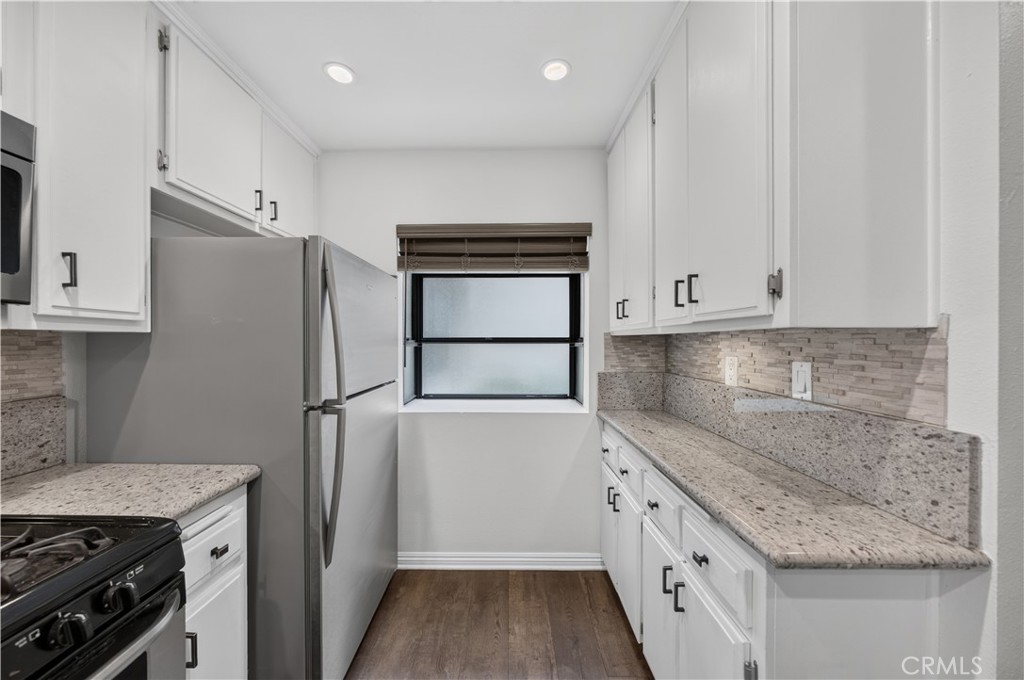 4140 Workman Mill Road, Unit 164 Whittier, CA 90601 - Photo 12 of 40 Kitchen